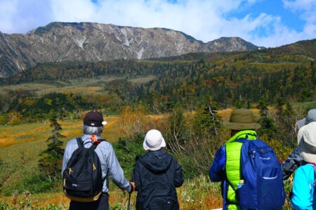 立山カルデラ砂防博物館の学芸員と行く紅葉”タイム”トリップ『秋深まる天狗平・弥陀ヶ原』【Lv.1（登山レベル）】