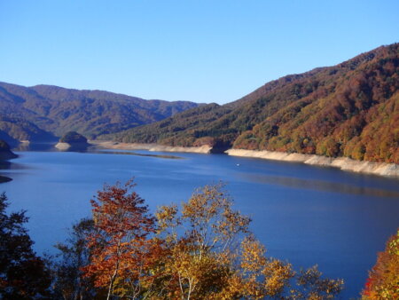 立山カルデラ砂防博物館の学芸員と行く『有峰の断層と大地のかたちを探る』 【Lv.2(ハイキングレベル)】