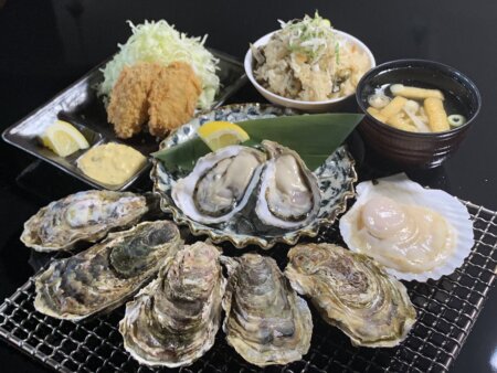 富山入善町で海洋深層水仕込みの牡蠣満喫昼食プラン (ガイド案内付き)