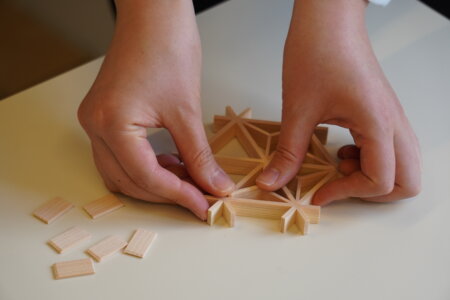 伝統木製建具職人による「縁起組子」体験